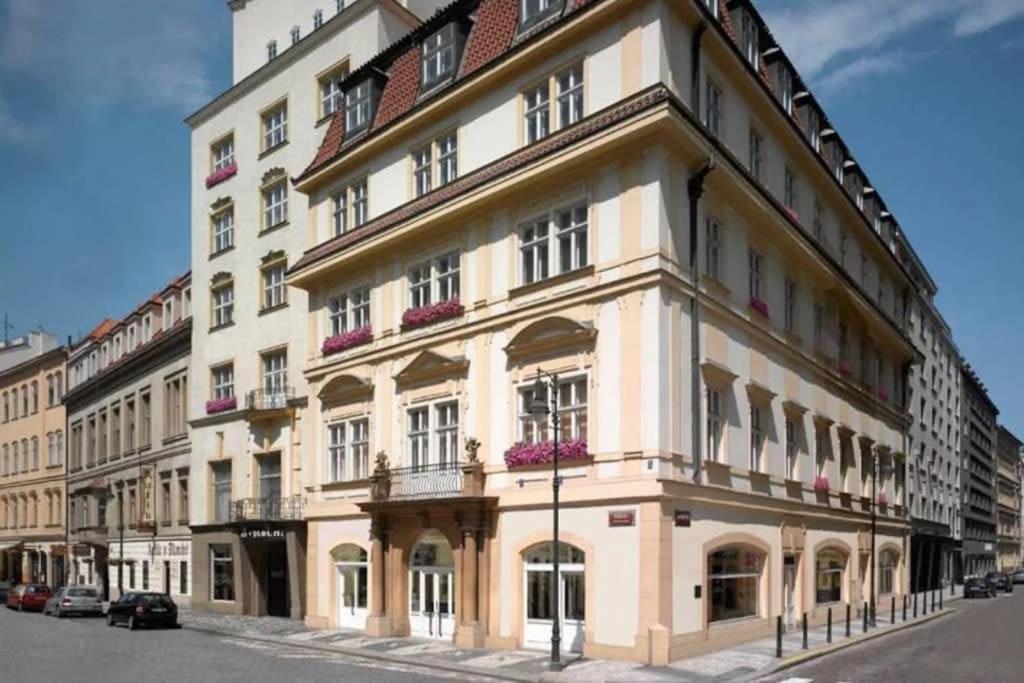 Unique Old Town Apartments At Palace Dlouha براغ المظهر الخارجي الصورة